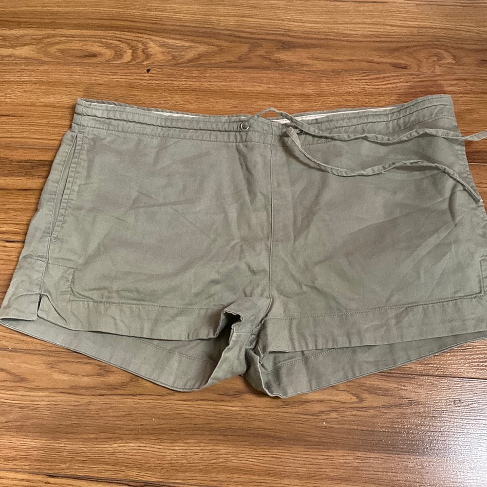 Zara TRF size medium shorts taupe, beige color,